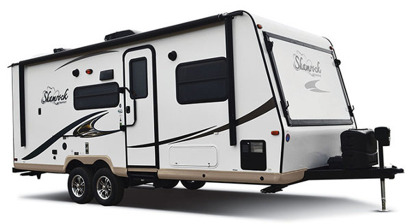 Denver Rent hybrid trailer Shamrock 183 exterior